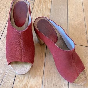 Kelsi dagger red suede mule